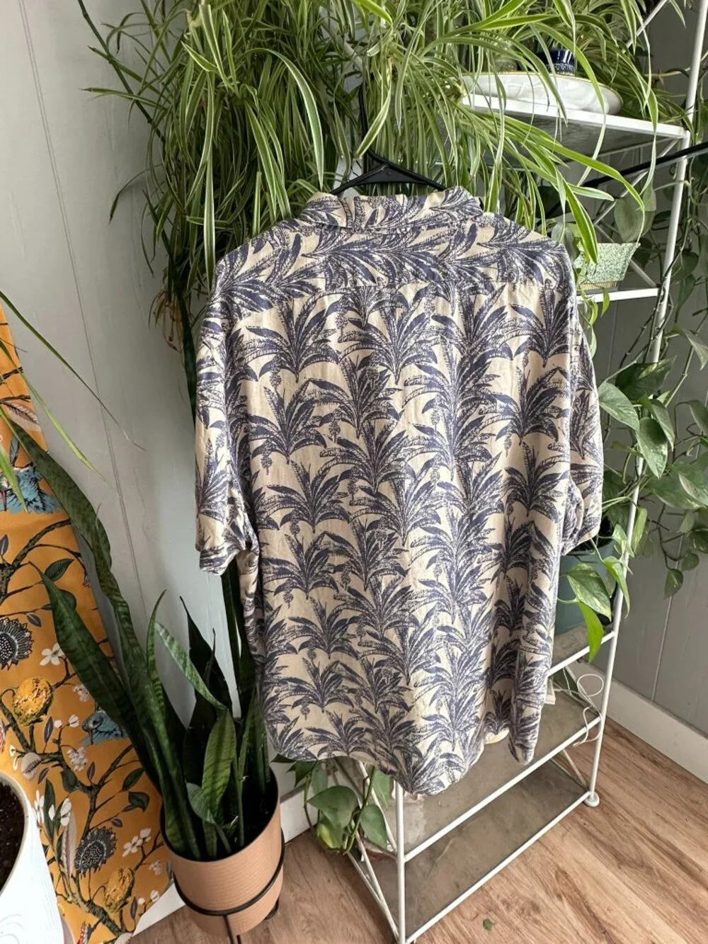 Banana Republic beautiful banana